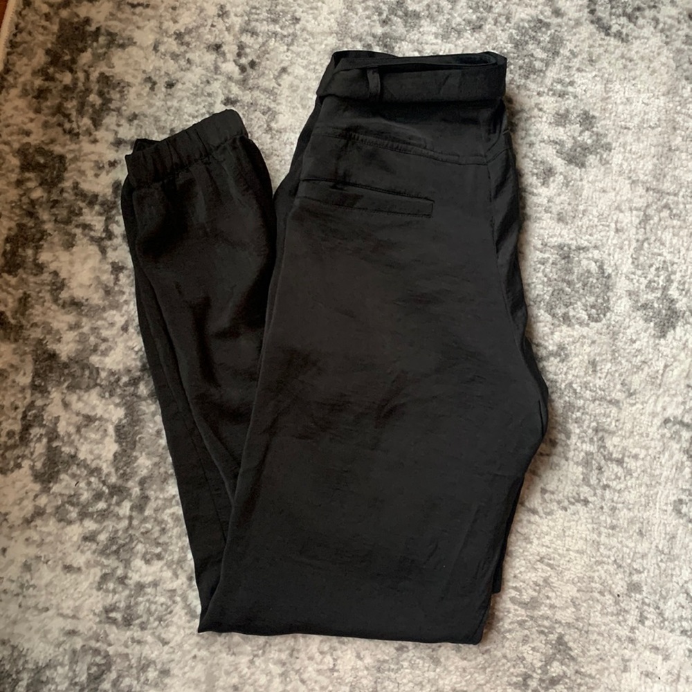SILKY DRESS JOGGERS
